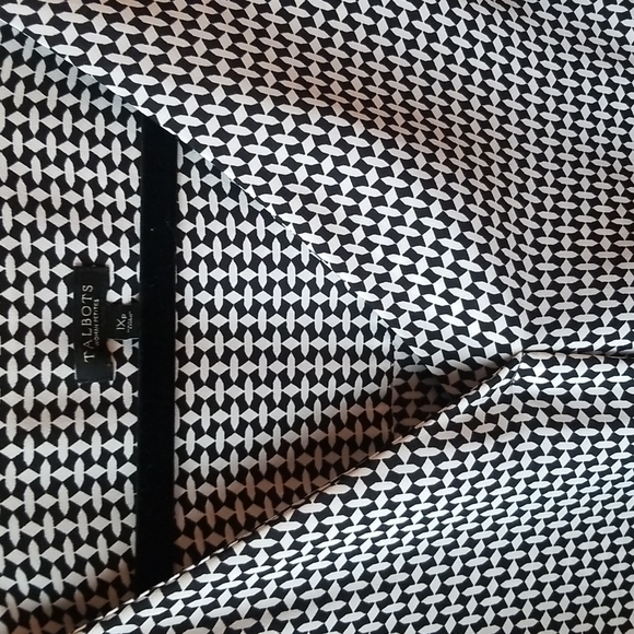 Talbots b/w pretty pullover because sometimes you just need to wash and wear, 1X - Picture 2 of 3